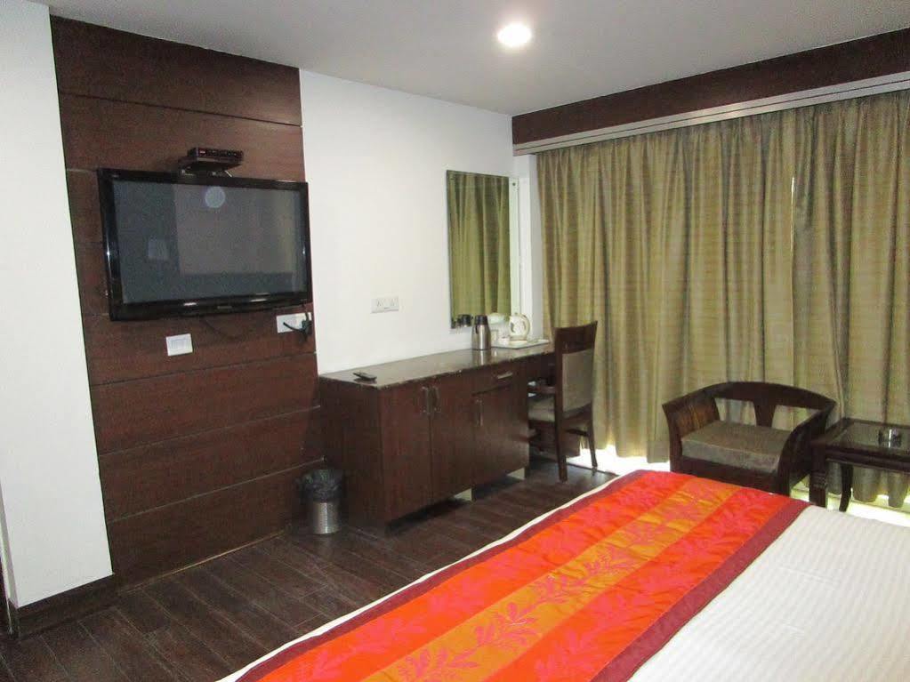Fabhotel Admire Suites Nové Dillí Exteriér fotografie